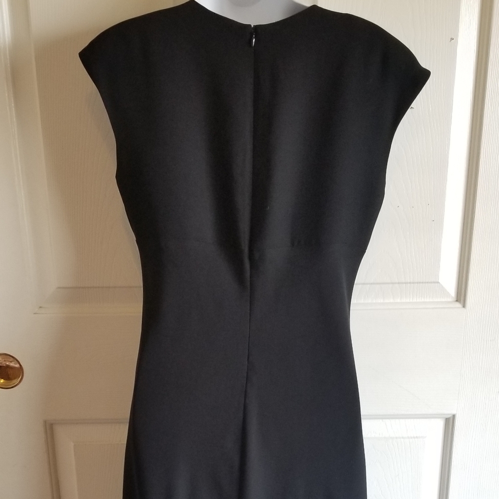 Dress - Picture 7 of 8